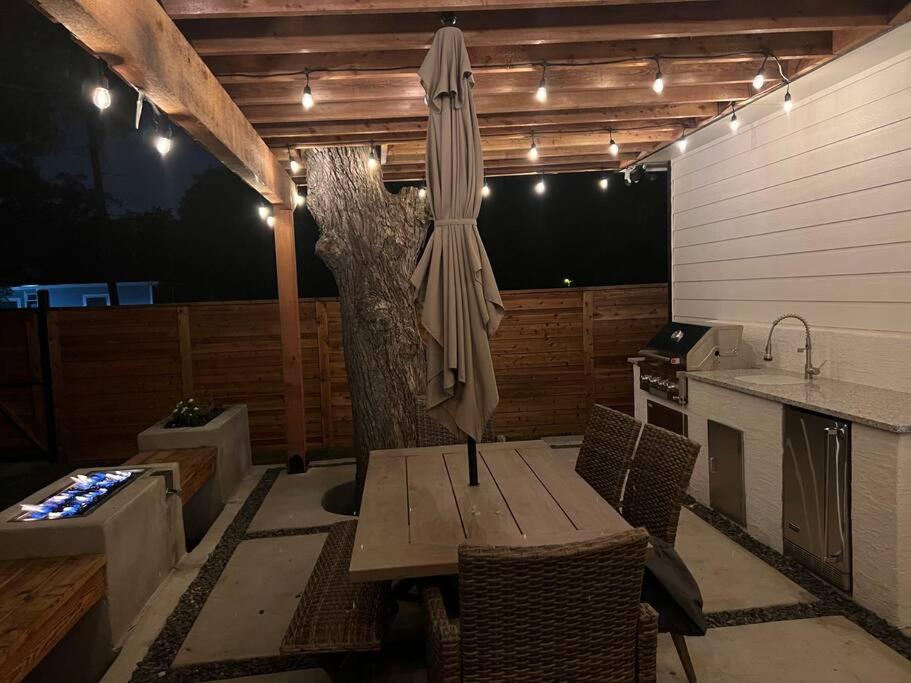 Lamar Villa-3 Bed 2.5 Bath With Outdoor Kitchen Σαν Αντόνιο Εξωτερικό φωτογραφία
