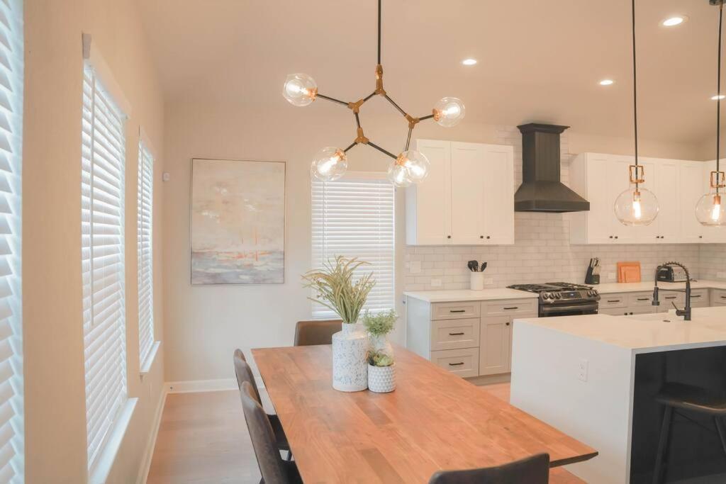Lamar Villa-3 Bed 2.5 Bath With Outdoor Kitchen Σαν Αντόνιο Εξωτερικό φωτογραφία
